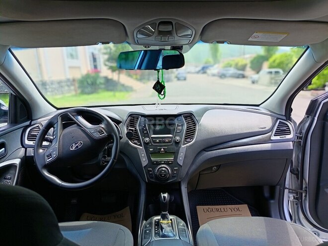 Hyundai Santa Fe-12
