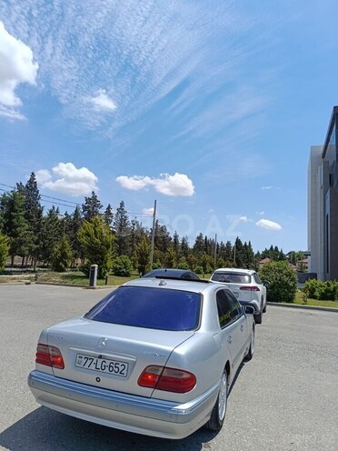 Mercedes E 240-6