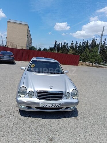 Mercedes E 240-3