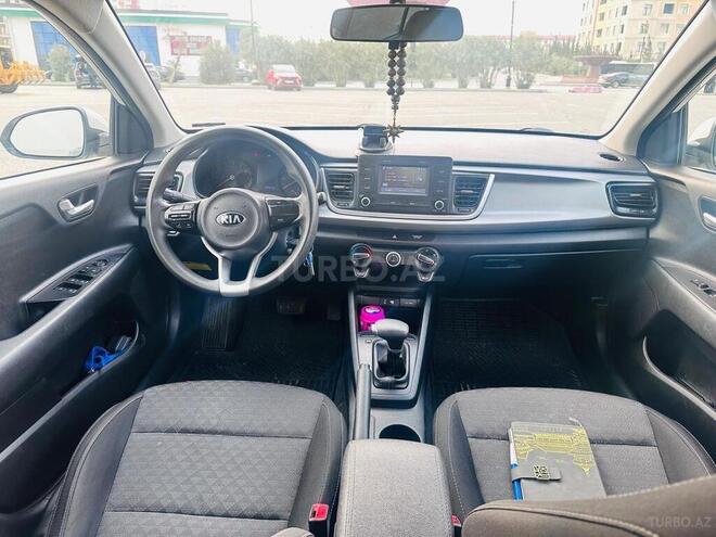 Kia Rio-5