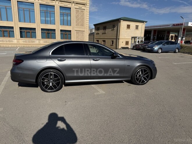 Mercedes E 300 de-3