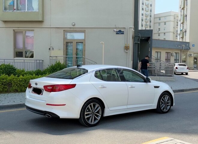 Kia Optima-4