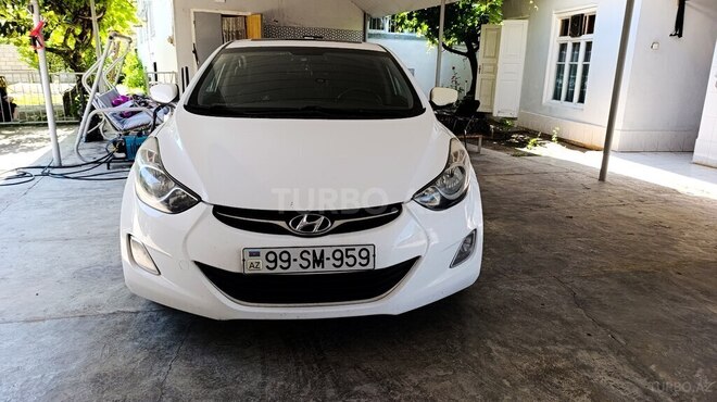 Hyundai Elantra-1