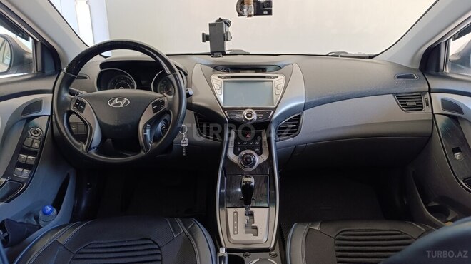 Hyundai Elantra-5
