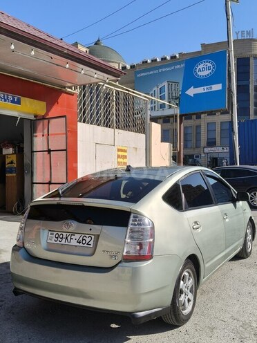 Toyota Prius-3