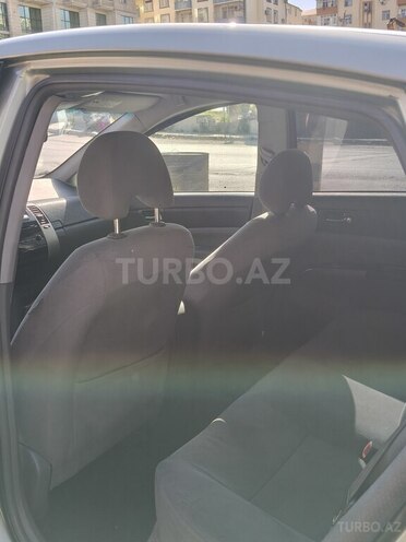 Toyota Prius-8