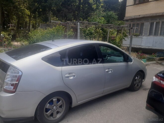Toyota Prius-8