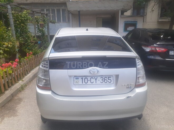Toyota Prius-7