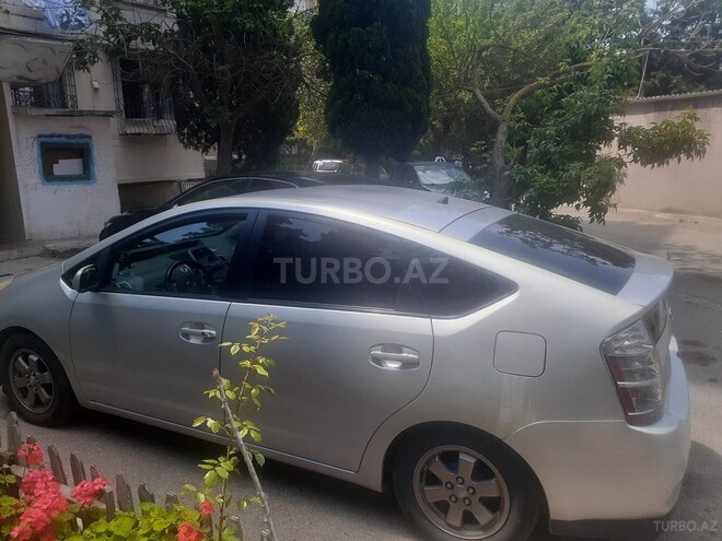 Toyota Prius-6