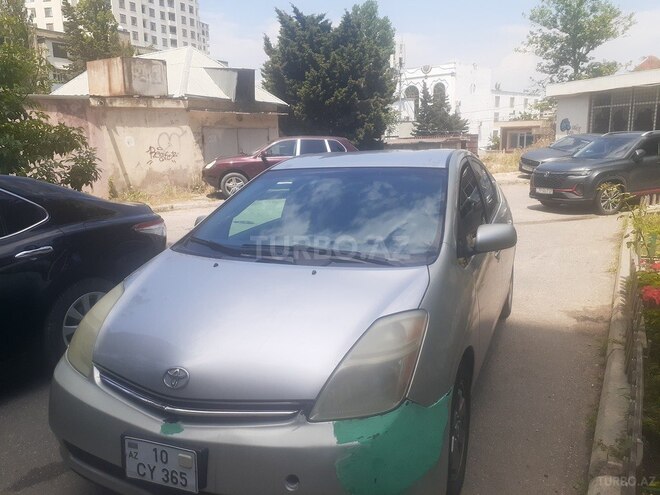 Toyota Prius-5