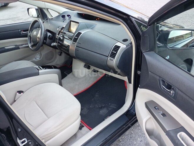 Toyota Prius-4