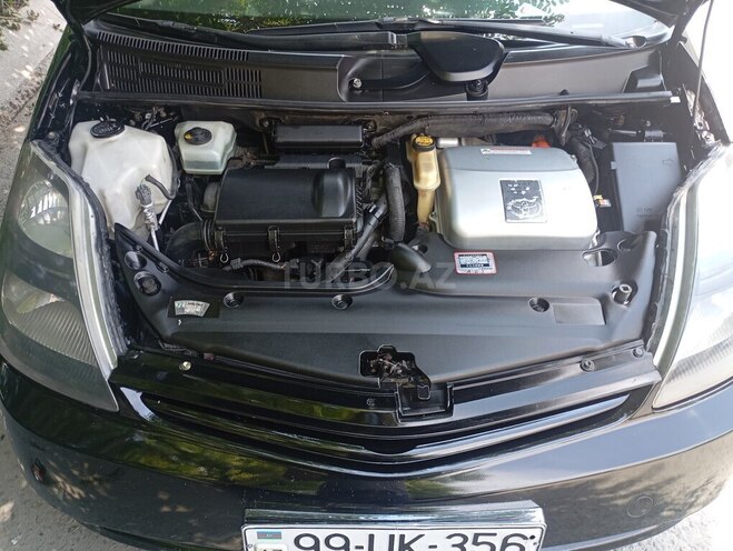 Toyota Prius-8