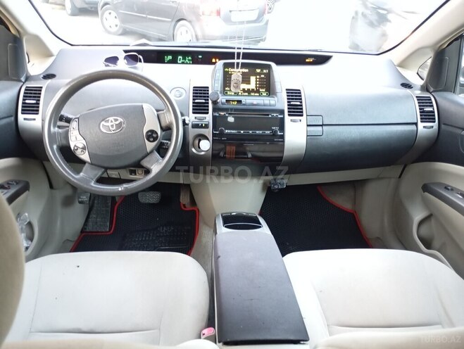 Toyota Prius-6