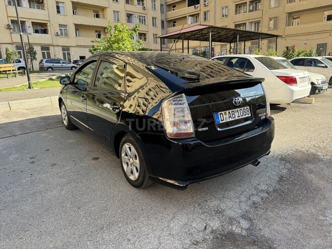 Toyota Prius-5