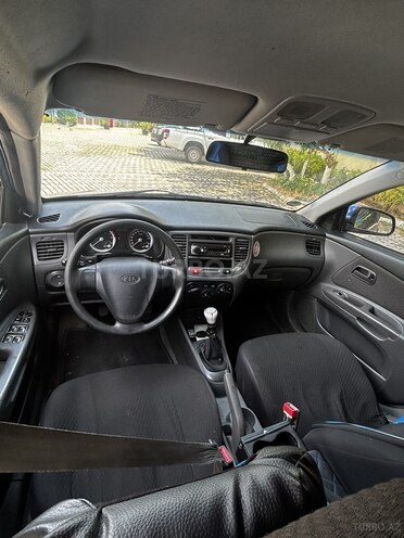 Kia Rio-5