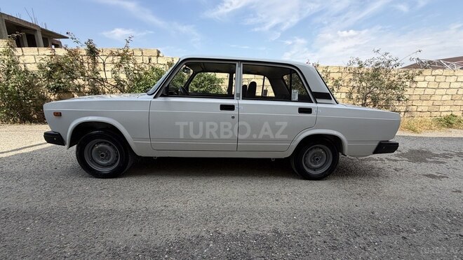LADA (VAZ) 2107-4