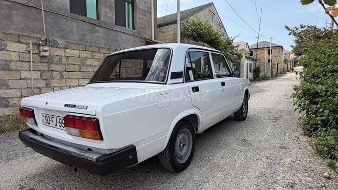 LADA (VAZ) 2107-5