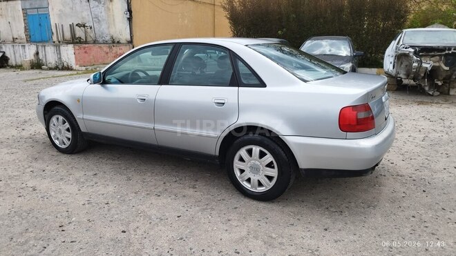 Audi A4-3