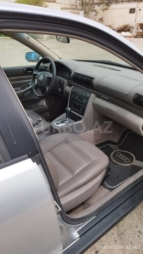 Audi A4-4