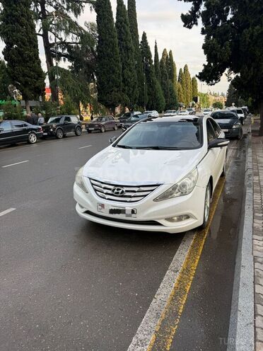 Hyundai Sonata-1