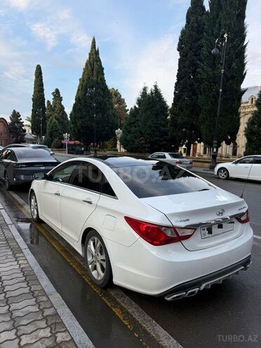 Hyundai Sonata-2