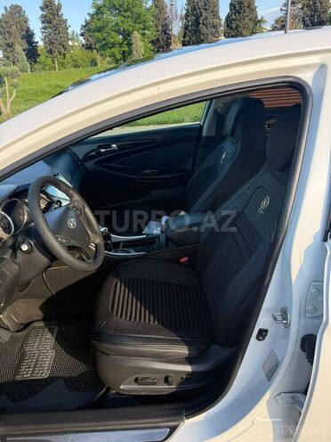 Hyundai Sonata-5