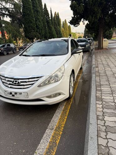 Hyundai Sonata-6