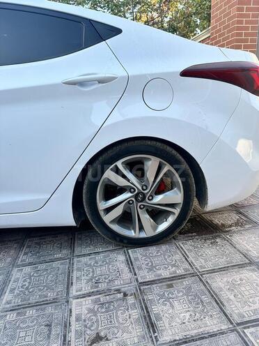 Hyundai Elantra-14