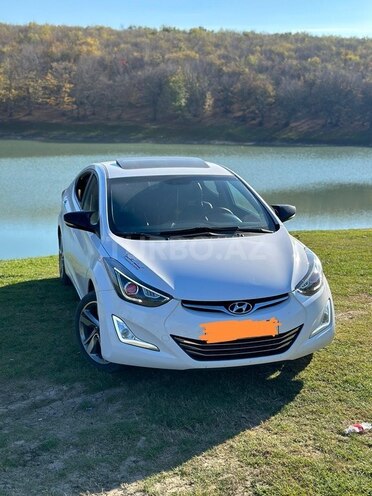 Hyundai Elantra-4