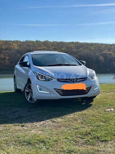 Hyundai Elantra-7