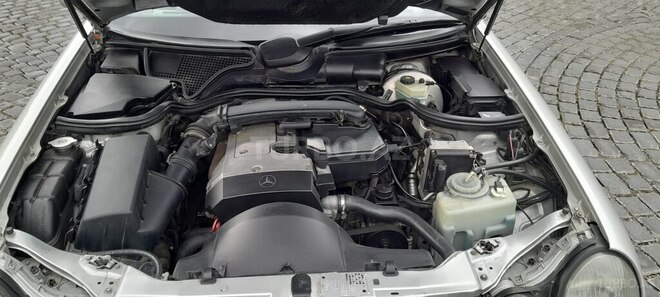 Mercedes E 230-4