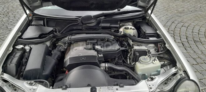 Mercedes E 230-8