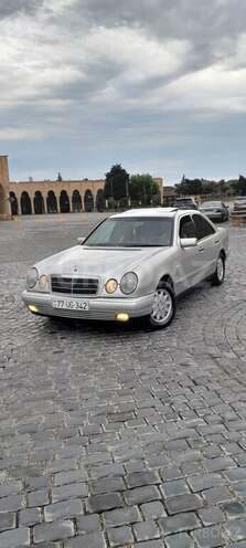 Mercedes E 230-16