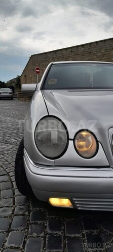 Mercedes E 230-15