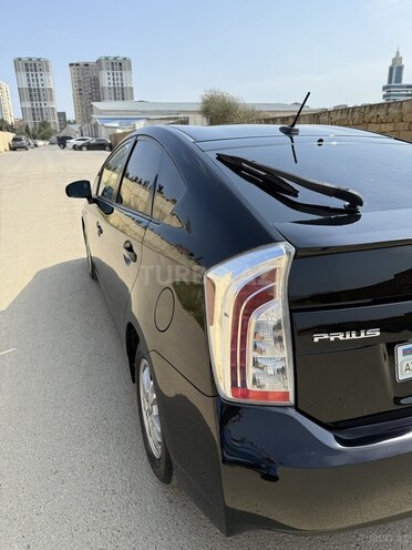 Toyota Prius-5