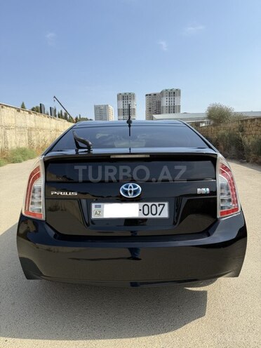 Toyota Prius-2