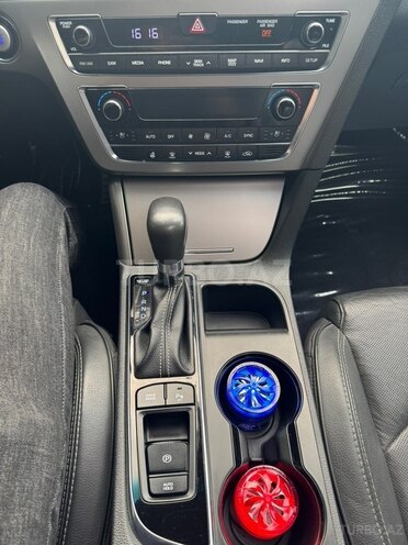 Hyundai Sonata-18