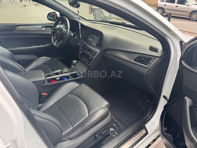 Hyundai Sonata-13