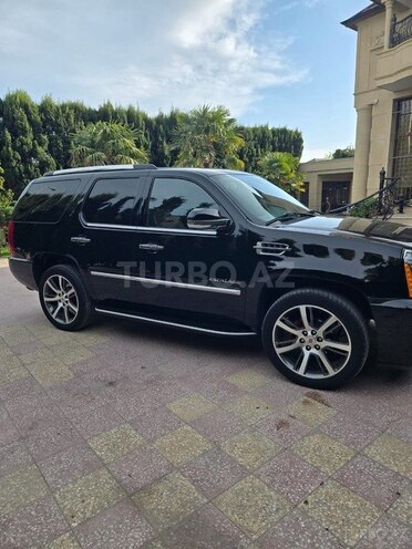 Cadillac Escalade-3