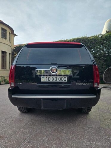 Cadillac Escalade-4