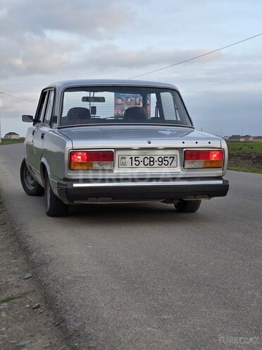 LADA (VAZ) 2107-2