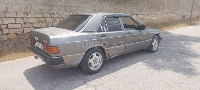 Mercedes 190-4