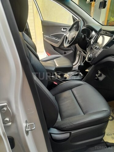 Hyundai Santa Fe-10