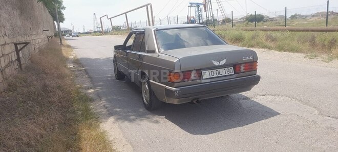 Mercedes 190-5