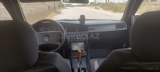 Mercedes 190-9