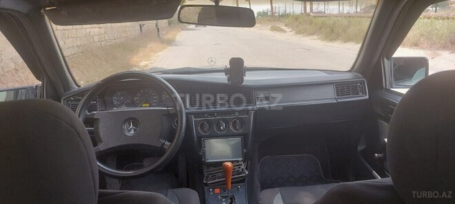 Mercedes 190-8