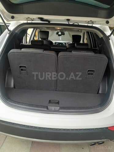 Hyundai Santa Fe-13