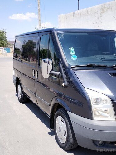Ford Transit-2