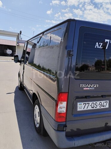 Ford Transit-5