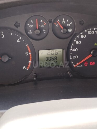 Ford Transit-8